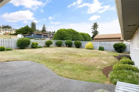690 Maplewood Loop Oak Harbor WA 98277