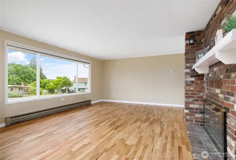 690 Maplewood Loop Oak Harbor WA 98277