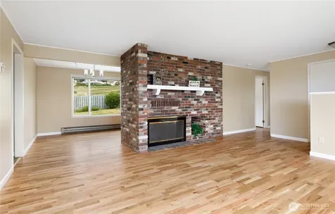 690 Maplewood Loop Oak Harbor WA 98277