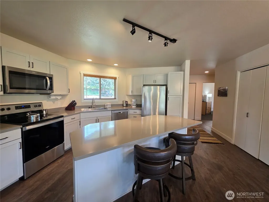 1 Lodge 609-o Manson WA 98831