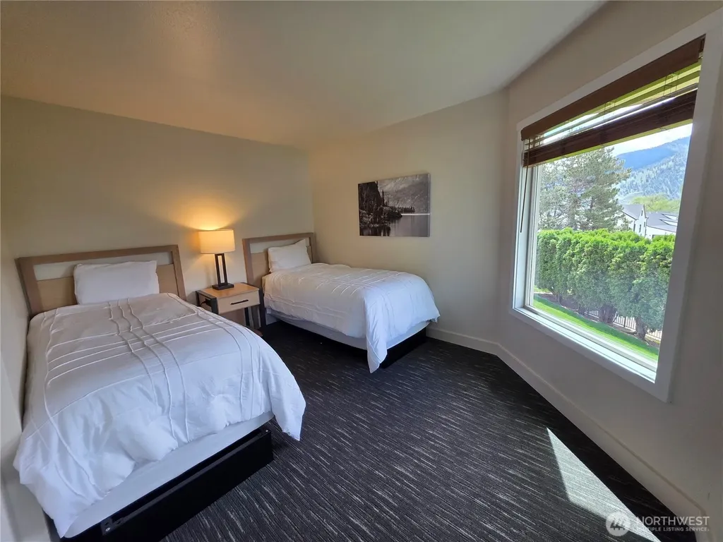 1 Lodge 609-o Manson WA 98831
