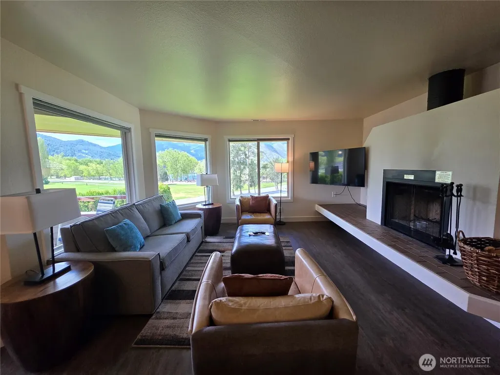 1 Lodge 609-o Manson WA 98831