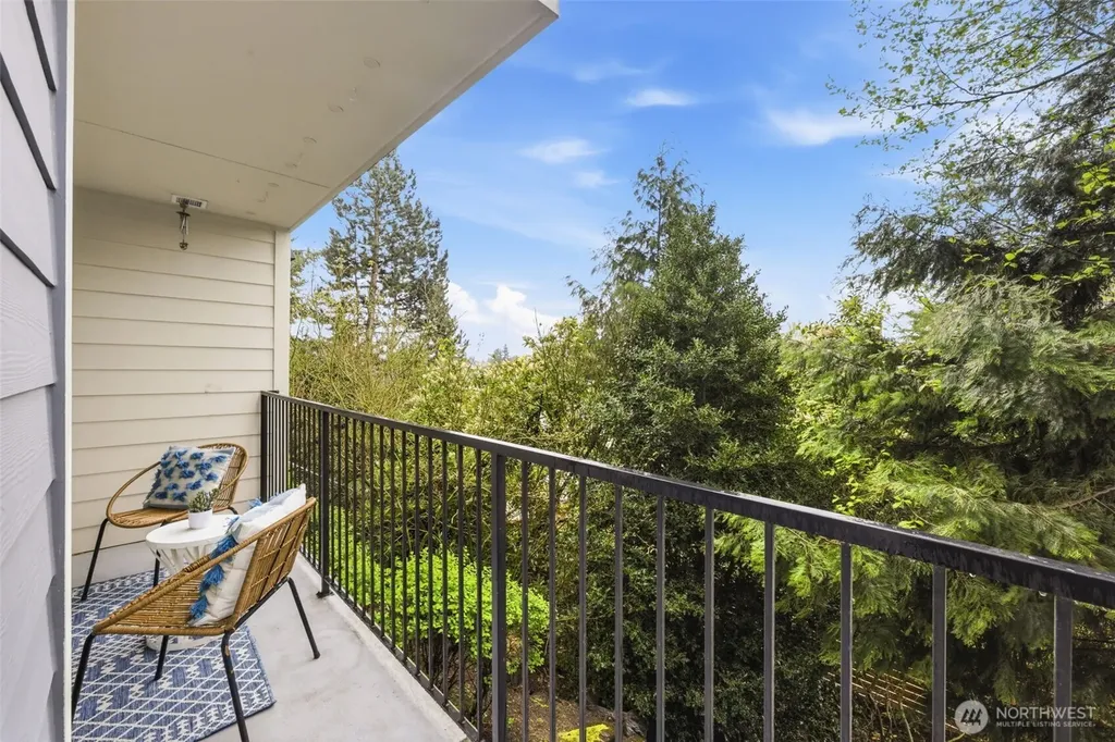 9057 Greenwood Avenue N Seattle WA 98103