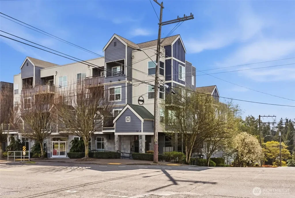9057 Greenwood Avenue N Seattle WA 98103