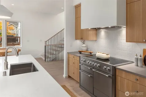 7506 18th Avenue NW Seattle WA 98117