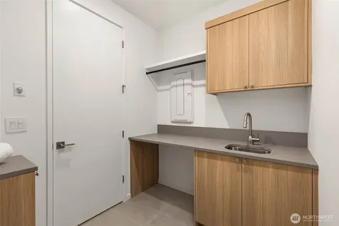 7506 18th Avenue NW Seattle WA 98117