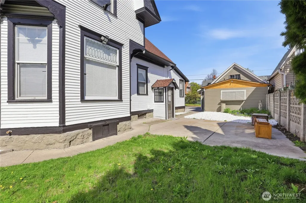 434 W Buckeye Avenue Spokane WA 99205