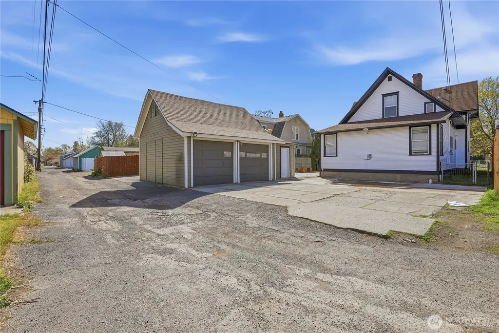 434 W Buckeye Avenue Spokane WA 99205