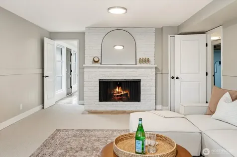1908 122nd Avenue SE Bellevue WA 98005