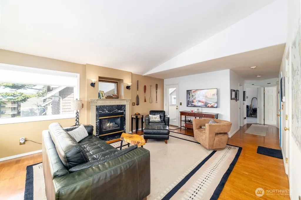 2443 55th Avenue SW Seattle WA 98116