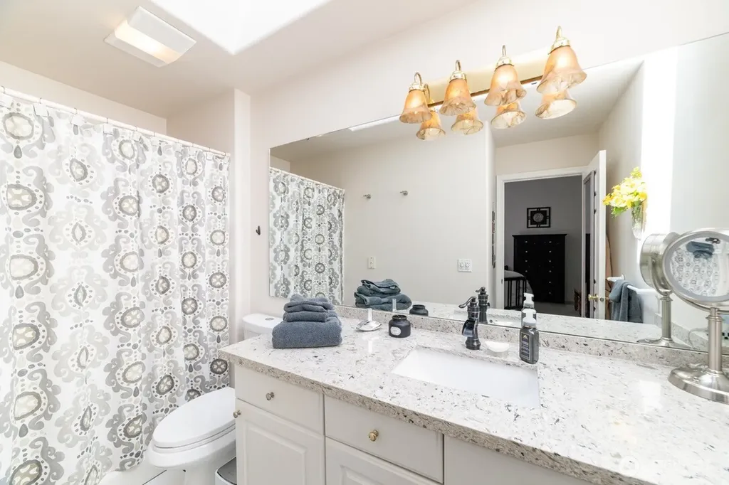 2443 55th Avenue SW Seattle WA 98116
