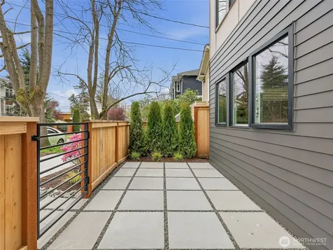 1410 N 47th Street Seattle WA 98103