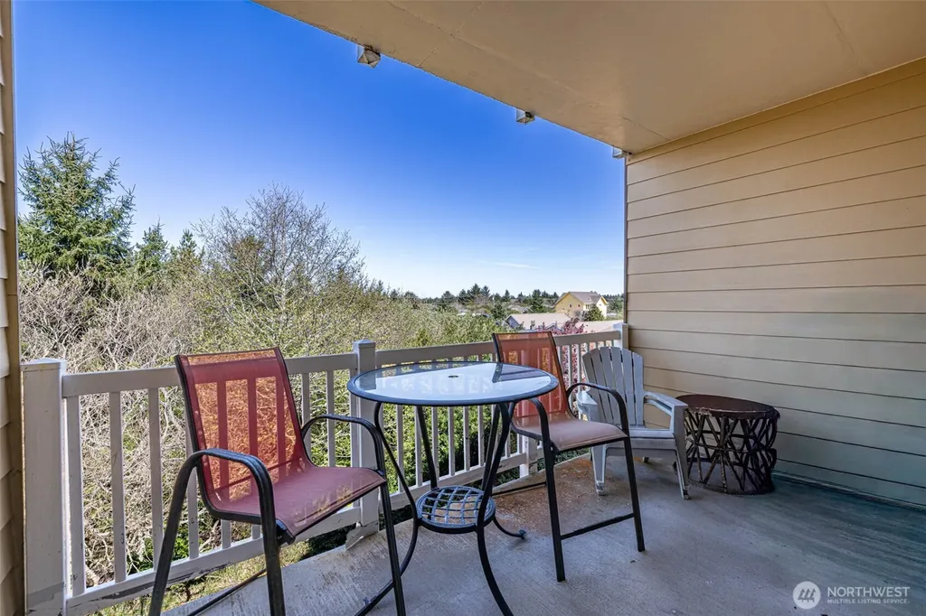 262 Oyhut Bay Boulevard SW Ocean Shores WA 98569