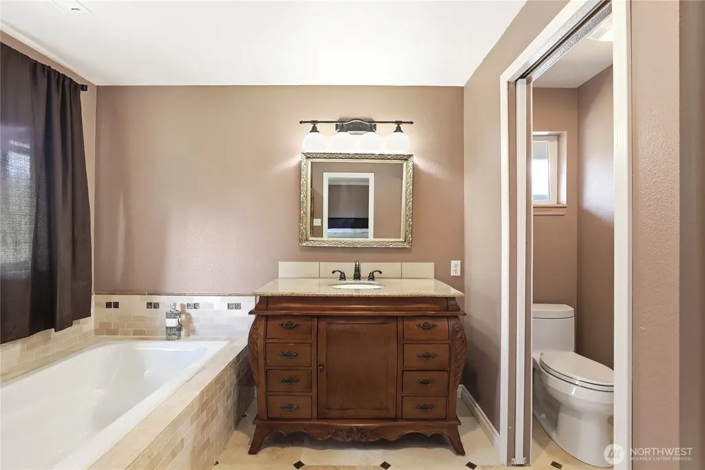 21 E Michelle Court Union WA 98592