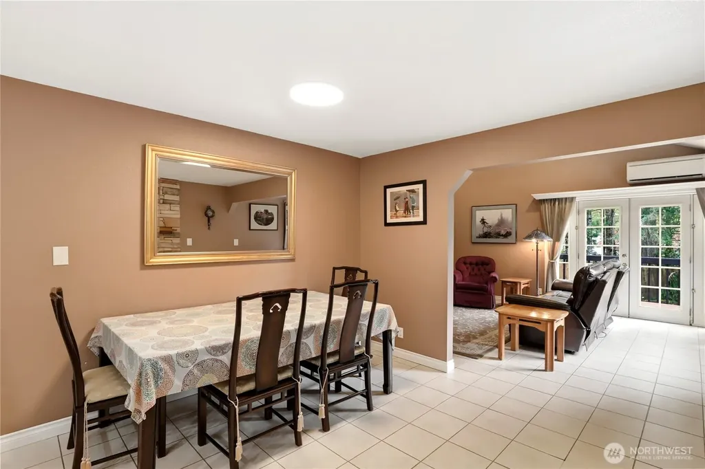 21 E Michelle Court Union WA 98592