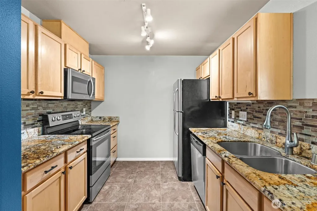 6137 Hazel Loop SE Auburn WA 98092