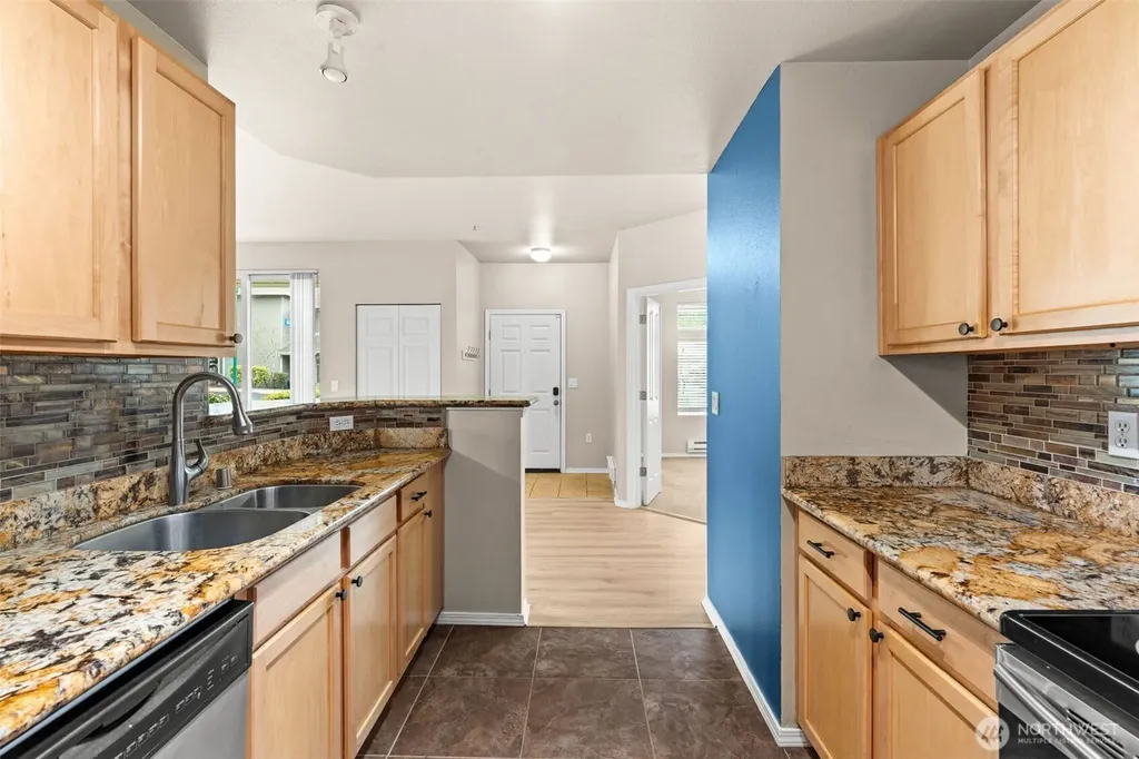 6137 Hazel Loop SE Auburn WA 98092