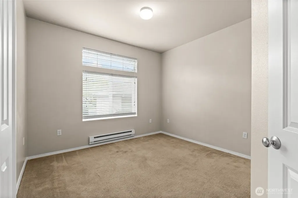 6137 Hazel Loop SE Auburn WA 98092