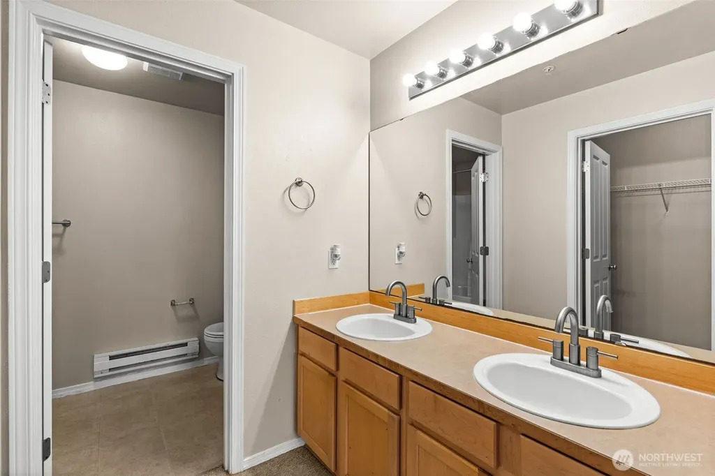 6137 Hazel Loop SE Auburn WA 98092