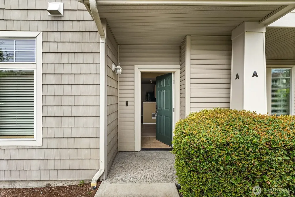 6137 Hazel Loop SE Auburn WA 98092