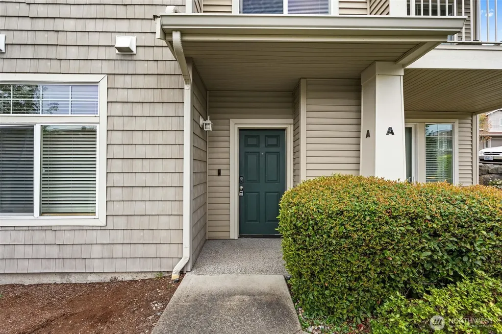 6137 Hazel Loop SE Auburn WA 98092