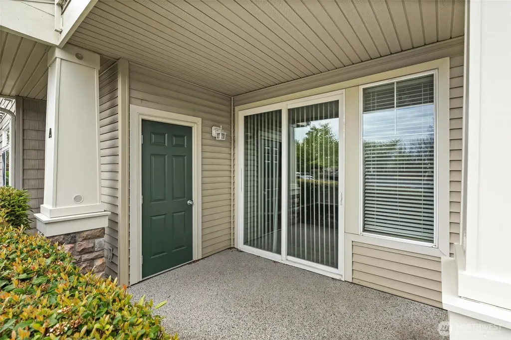 6137 Hazel Loop SE Auburn WA 98092