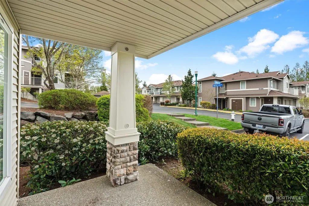 6137 Hazel Loop SE Auburn WA 98092