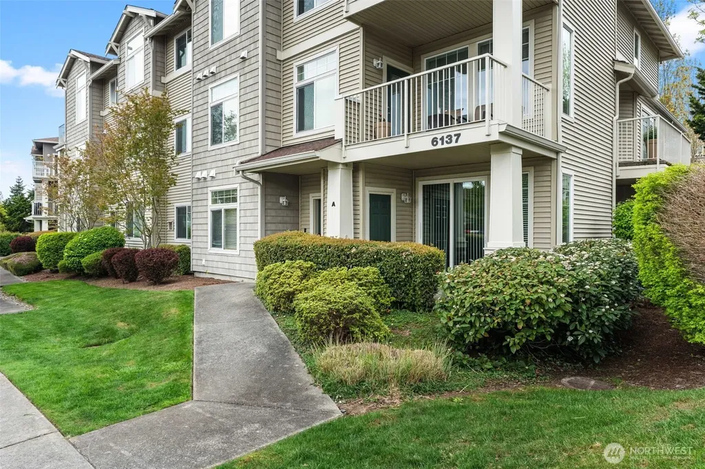 6137 Hazel Loop SE Auburn WA 98092