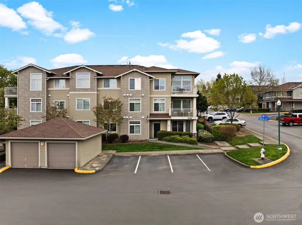 6137 Hazel Loop SE Auburn WA 98092