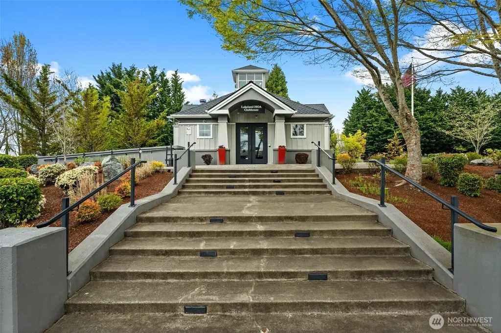 6137 Hazel Loop SE Auburn WA 98092