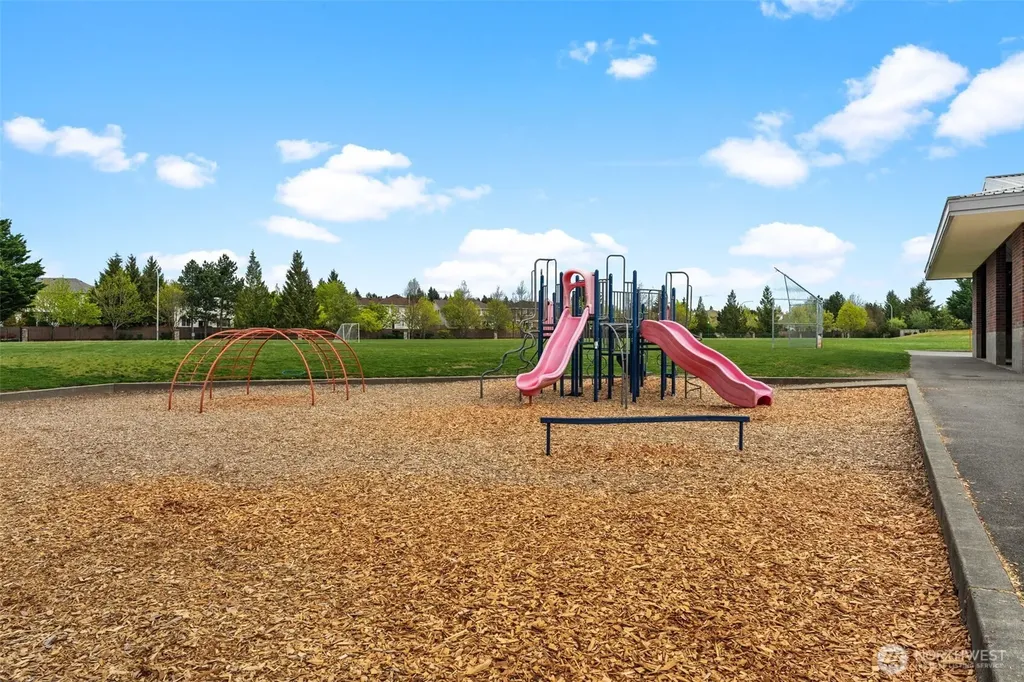6137 Hazel Loop SE Auburn WA 98092