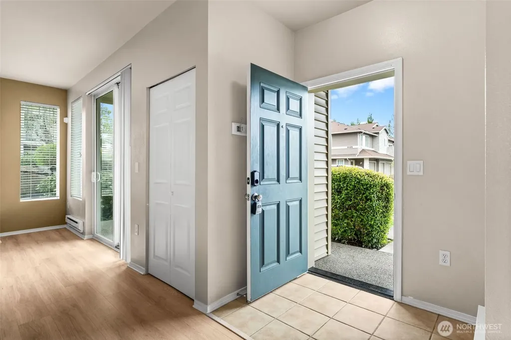 6137 Hazel Loop SE Auburn WA 98092