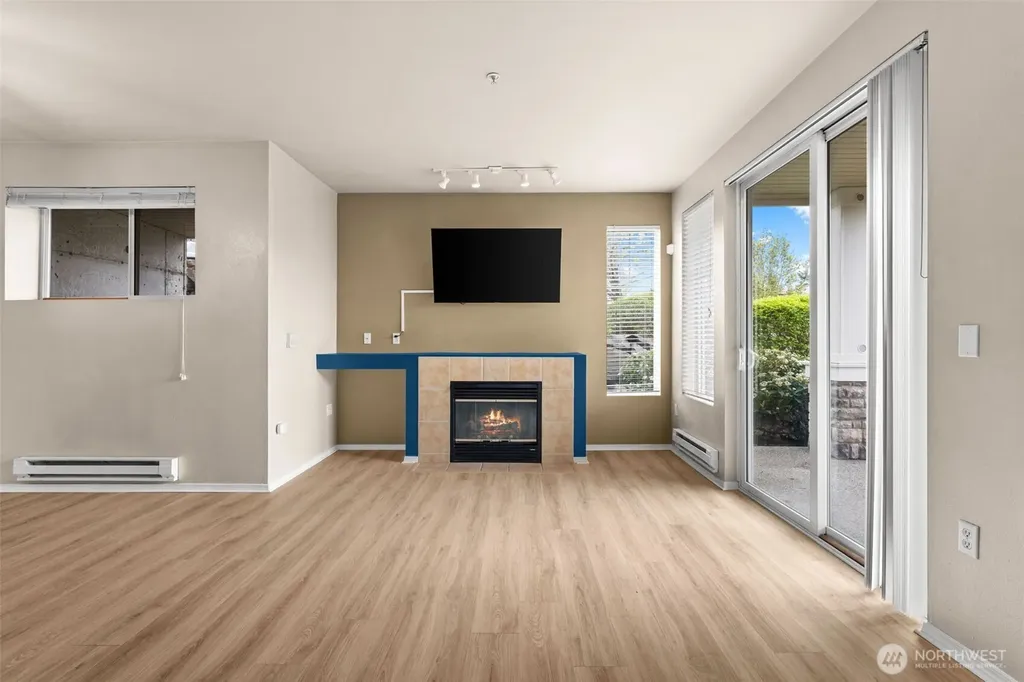 6137 Hazel Loop SE Auburn WA 98092