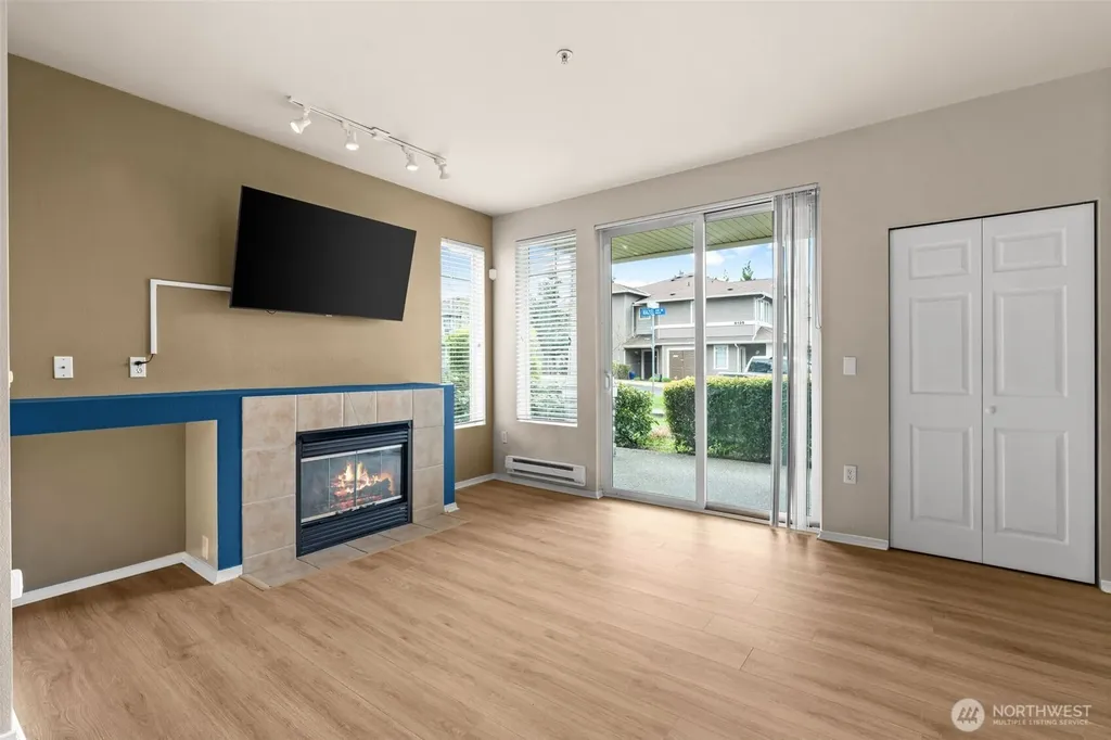 6137 Hazel Loop SE Auburn WA 98092