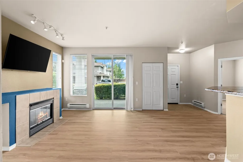 6137 Hazel Loop SE Auburn WA 98092