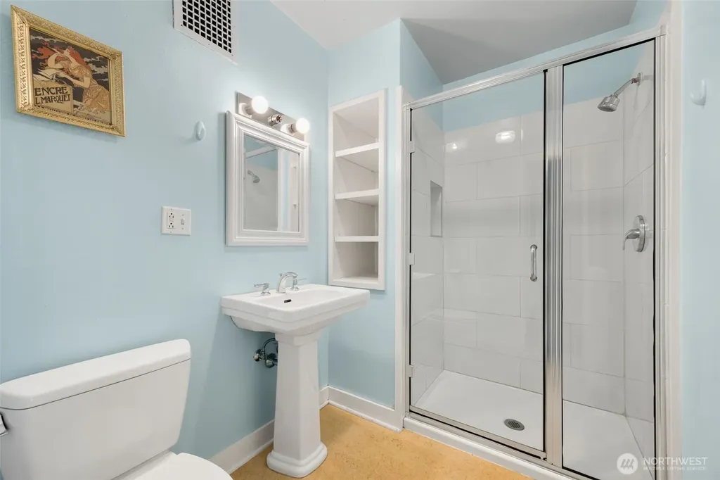 746 10th Avenue E Seattle WA 98102