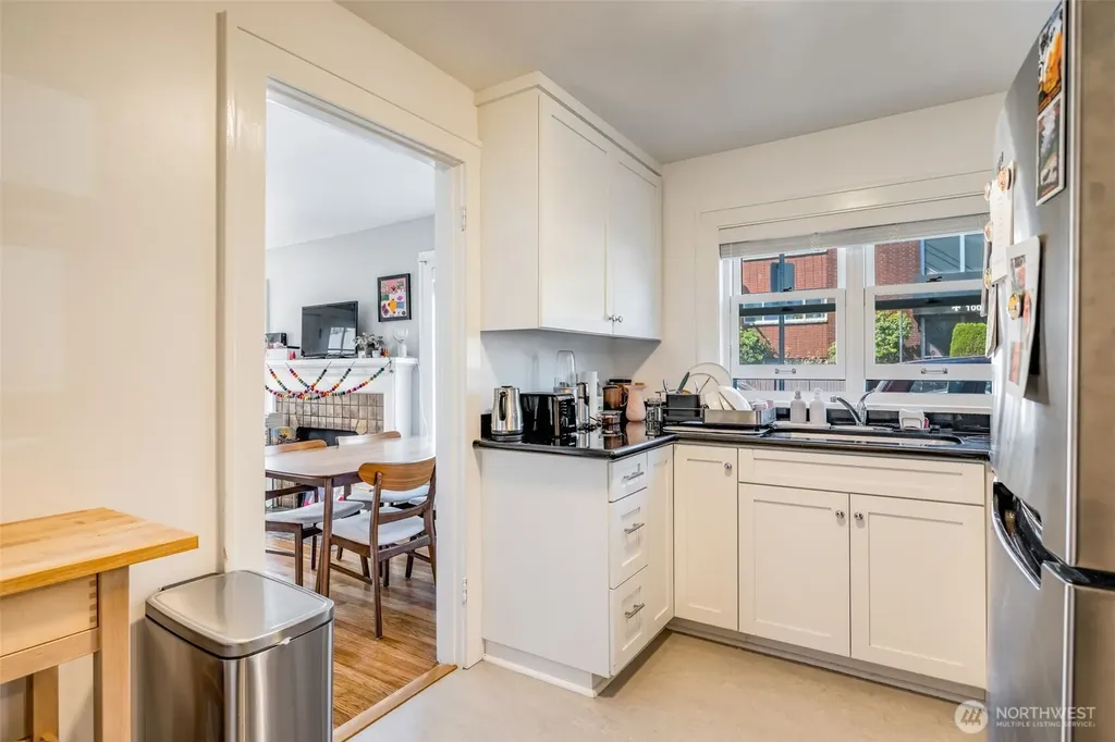 746 10th Avenue E Seattle WA 98102