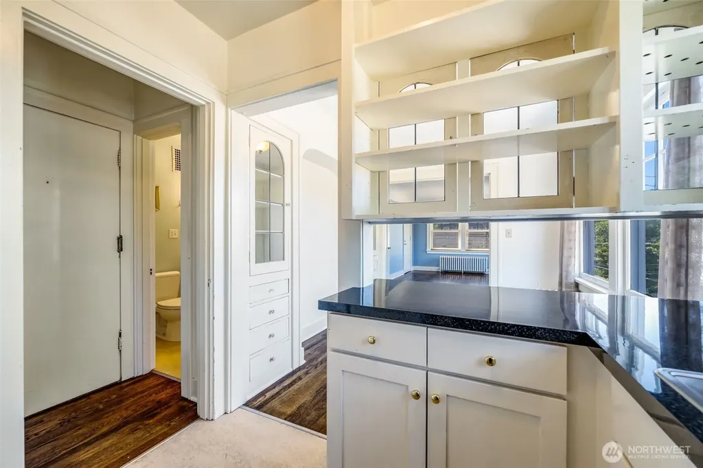 746 10th Avenue E Seattle WA 98102