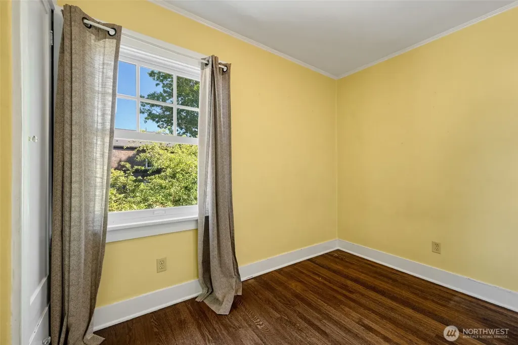 746 10th Avenue E Seattle WA 98102