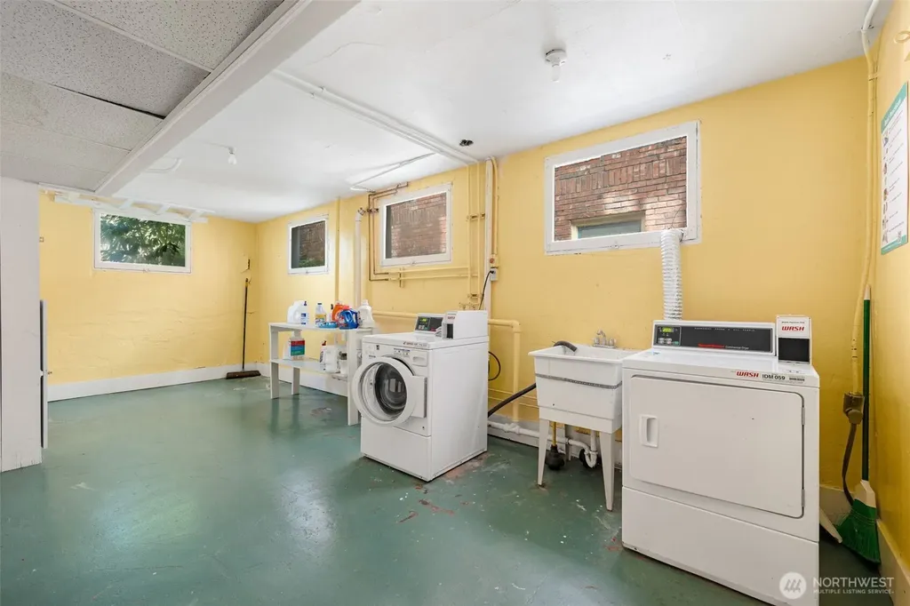 746 10th Avenue E Seattle WA 98102