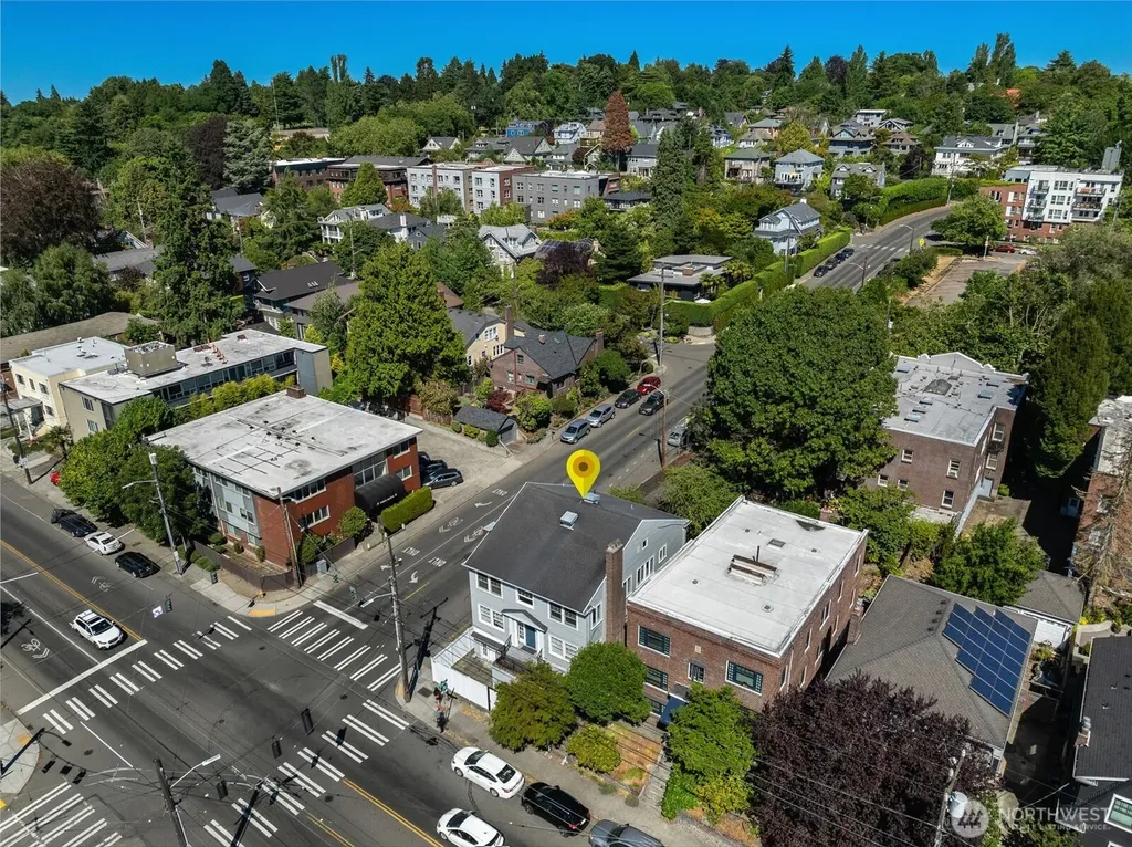 746 10th Avenue E Seattle WA 98102