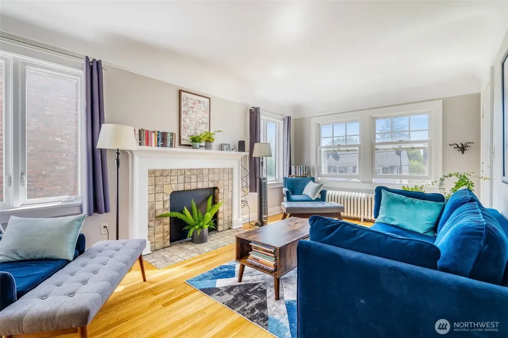 746 10th Avenue E Seattle WA 98102