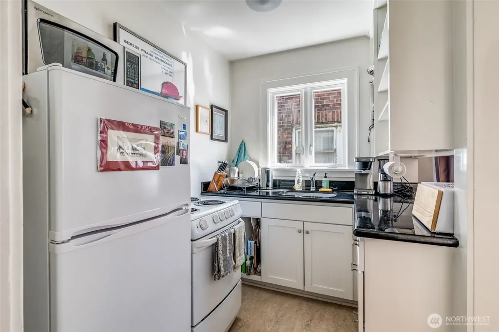 746 10th Avenue E Seattle WA 98102