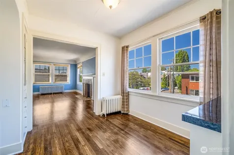 746 10th Avenue E Seattle WA 98102