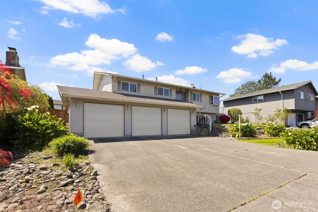 27525 12th Place S Des Moines WA 98198