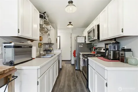 17430 Ambaum Boulevard S Seattle WA 98148