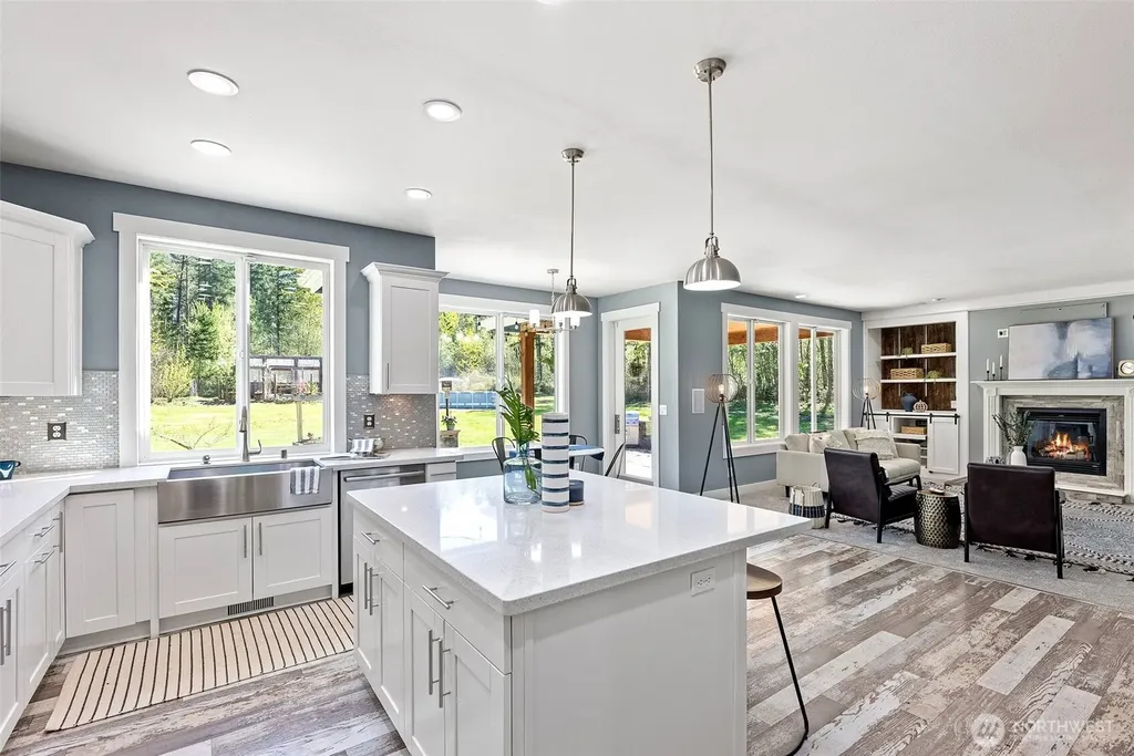 39603 18th Avenue S Roy WA 98580