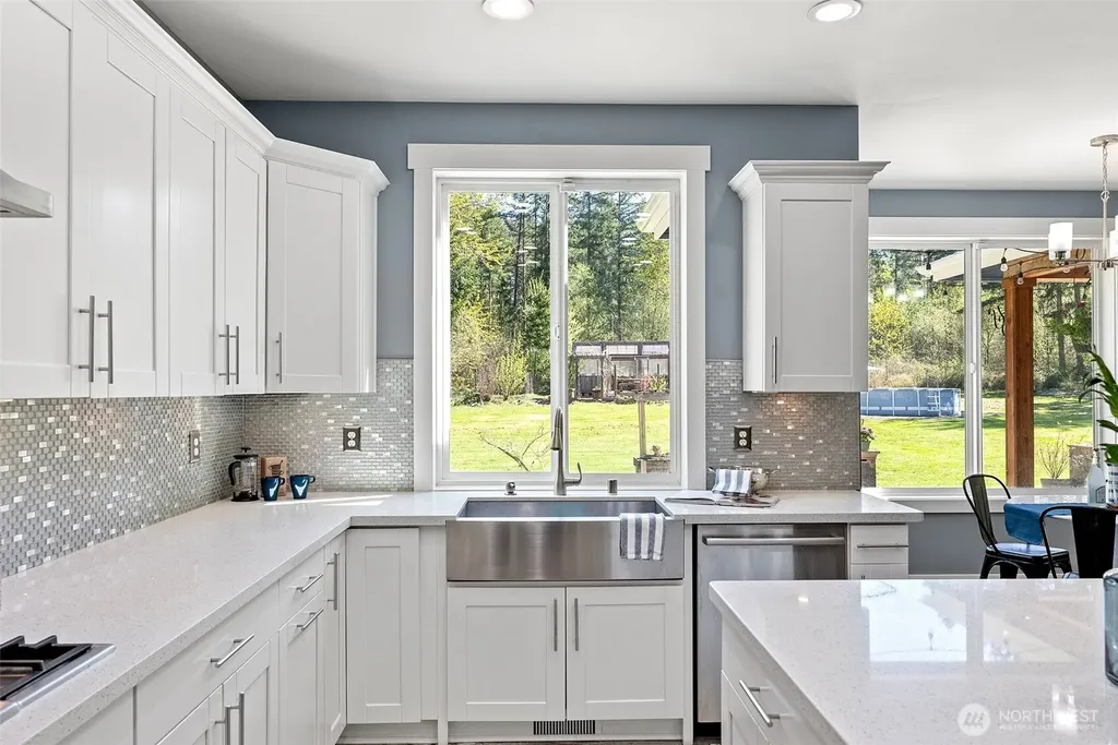 39603 18th Avenue S Roy WA 98580