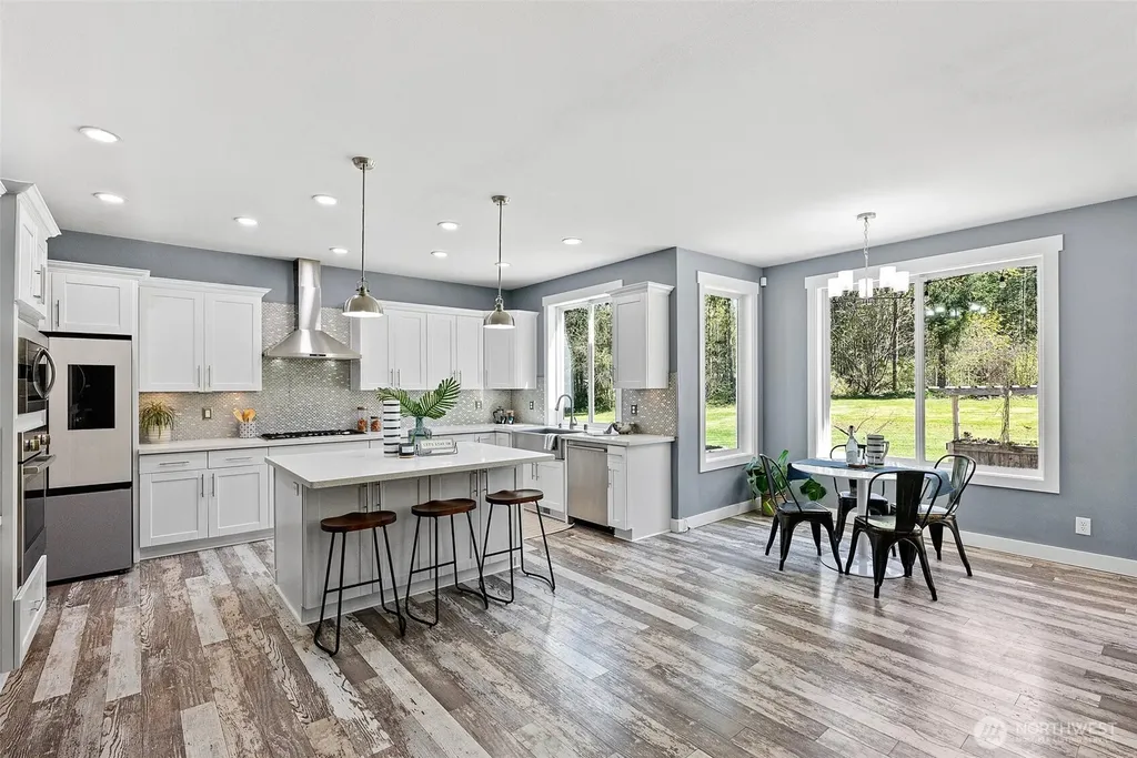 39603 18th Avenue S Roy WA 98580
