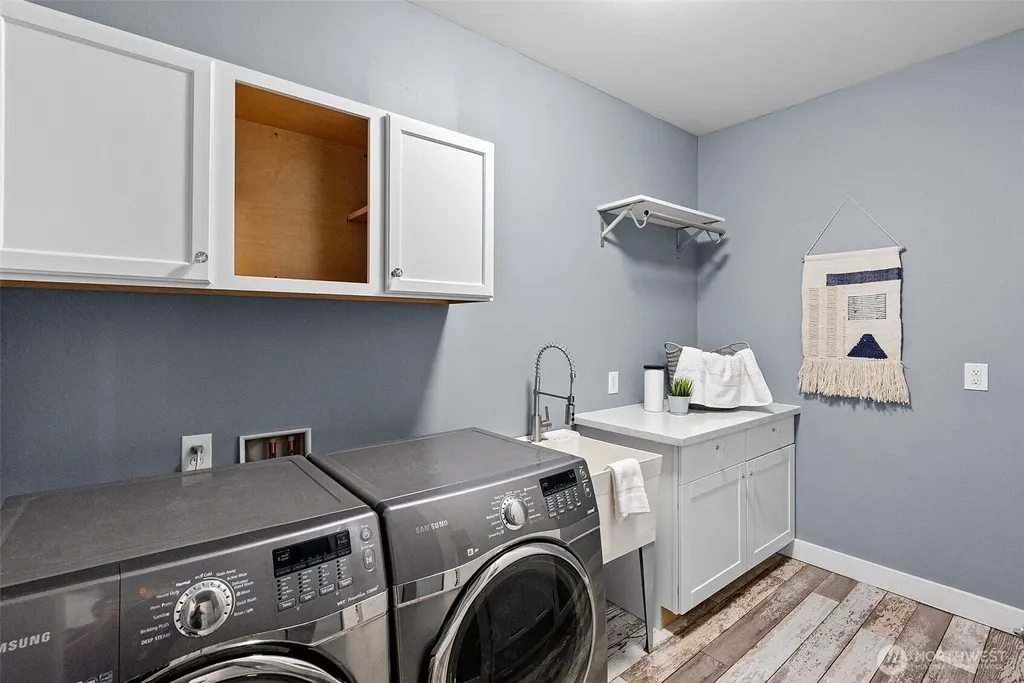 39603 18th Avenue S Roy WA 98580